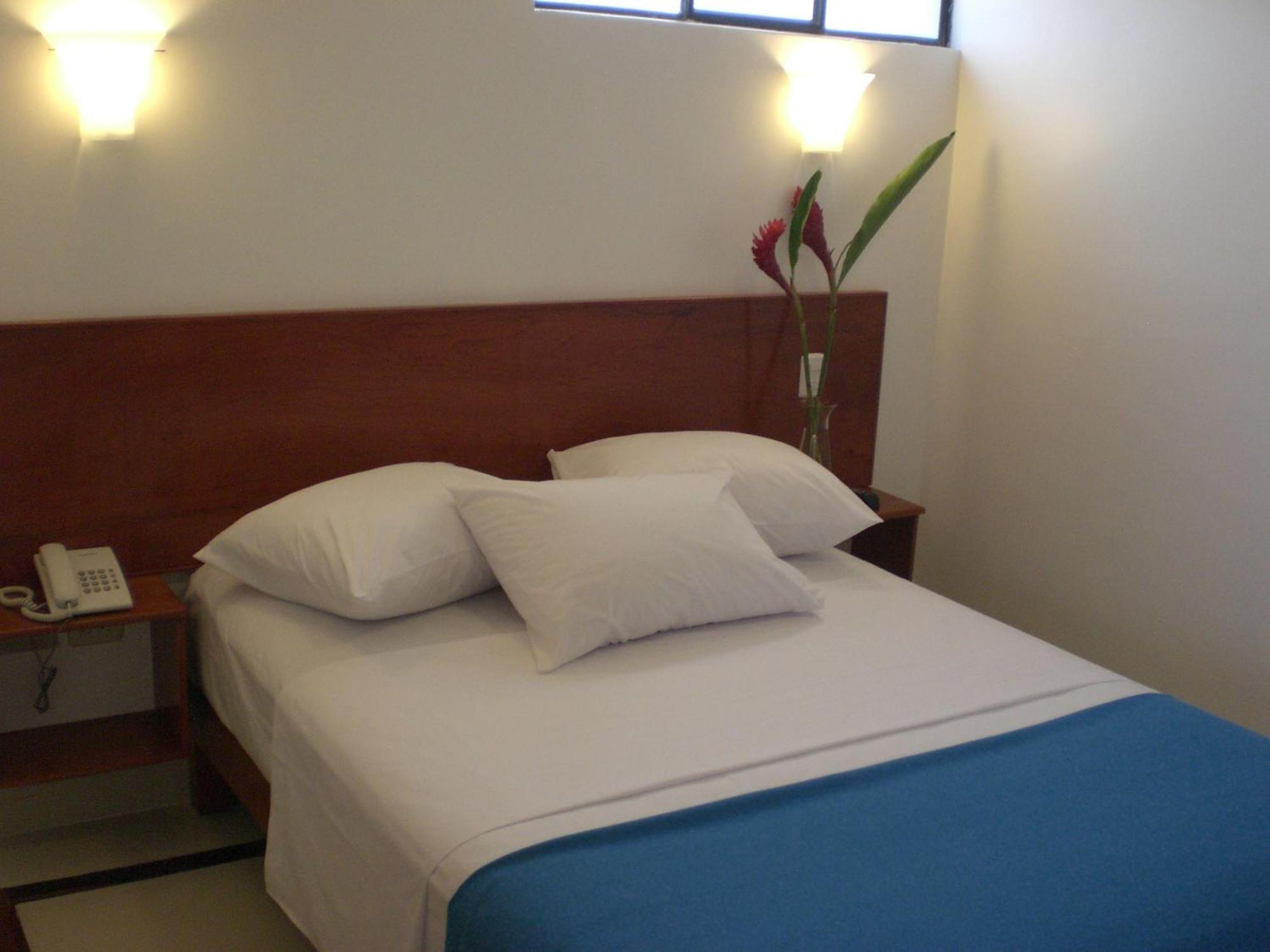 Hotel Casa Cesar Тумбес Екстер'єр фото